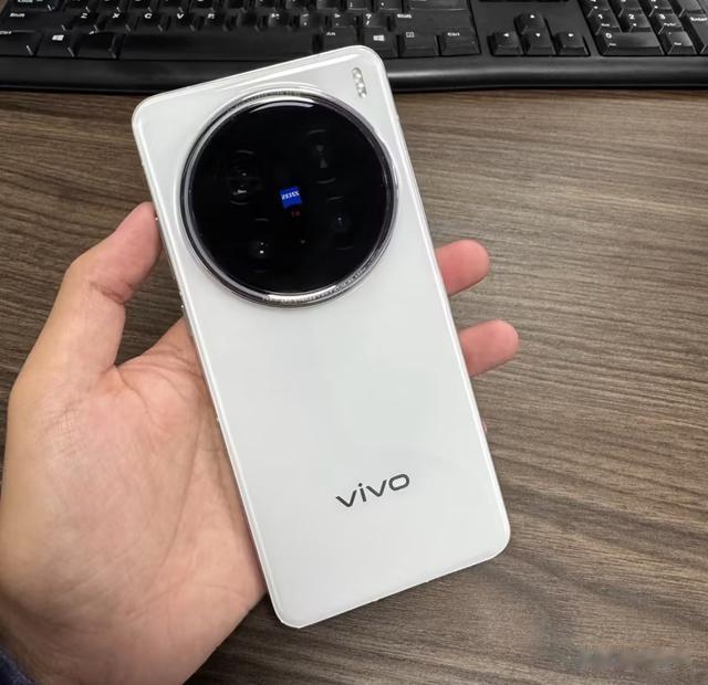 看完全明白！OPPOFindX8pro和VivoX200pro，誰更強呢？