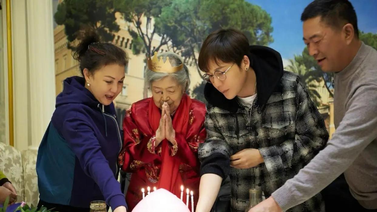 刘维生病入院做手术，晒病床照引人担忧，曾短时间内痛失三位至亲