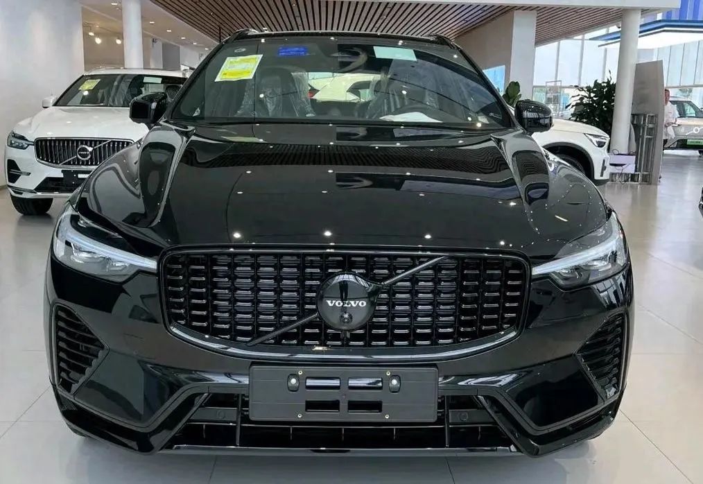 沃尔沃掀桌破价！XC60跌至26.29万，月销5577辆，如今选它值吗？
