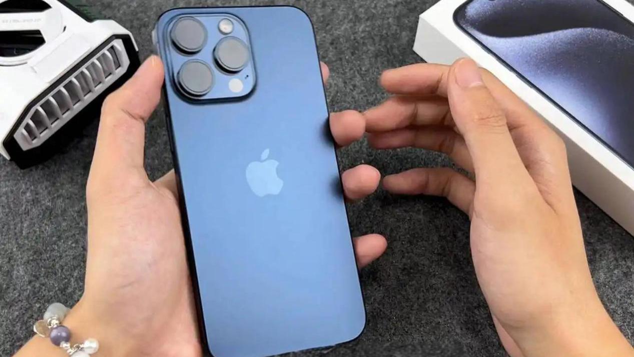 苹果不讲武德，钛合金机身+5倍光学变焦，256GB版跌价2401元