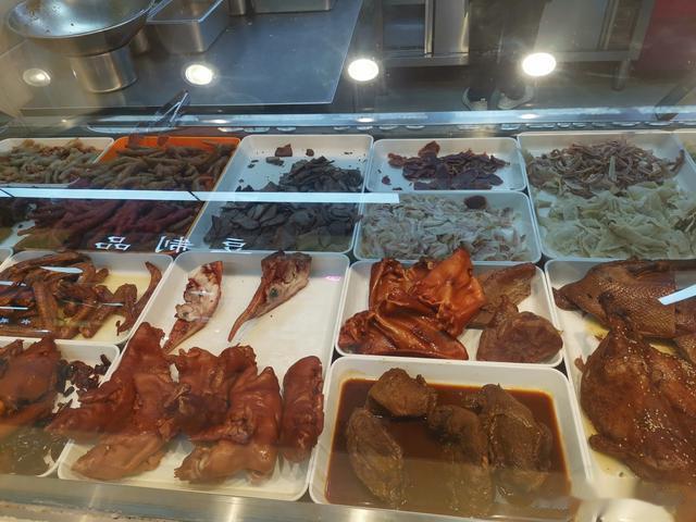 不吐不快，紫燕百味鸡贵到离谱，服务员态度傲慢