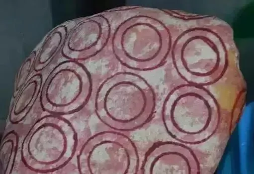 翡翠原石上，为什么总是要画着一些大大小小的圆圈？