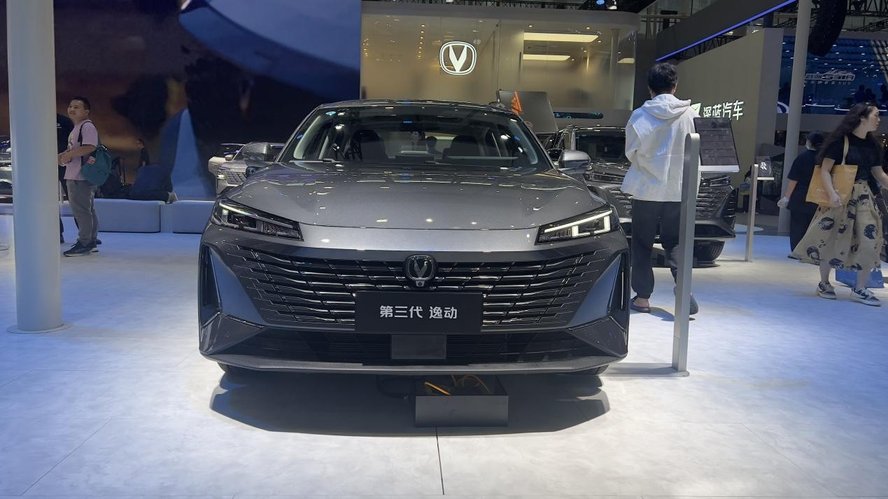 广州车展人气家轿！长安第三代逸动智升级来袭