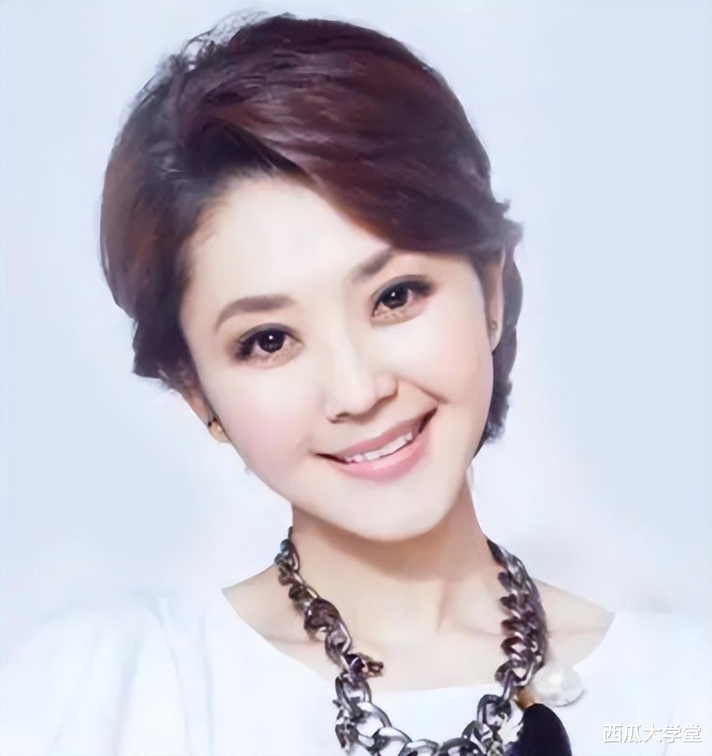 央视“一姐”方琼的消失,是整个主持界的悲哀和损失