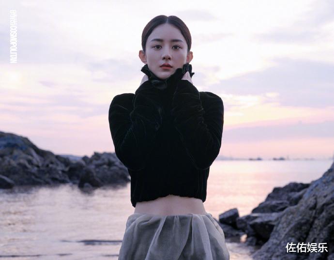 赵丽颖再登杂志封面,造型百变又美又飒,惊世容颜美如初恋