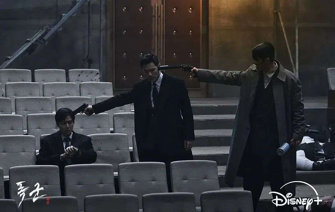 《魔女》前传回归,纯纯超能爽剧设定,新女主与金多美有一拼