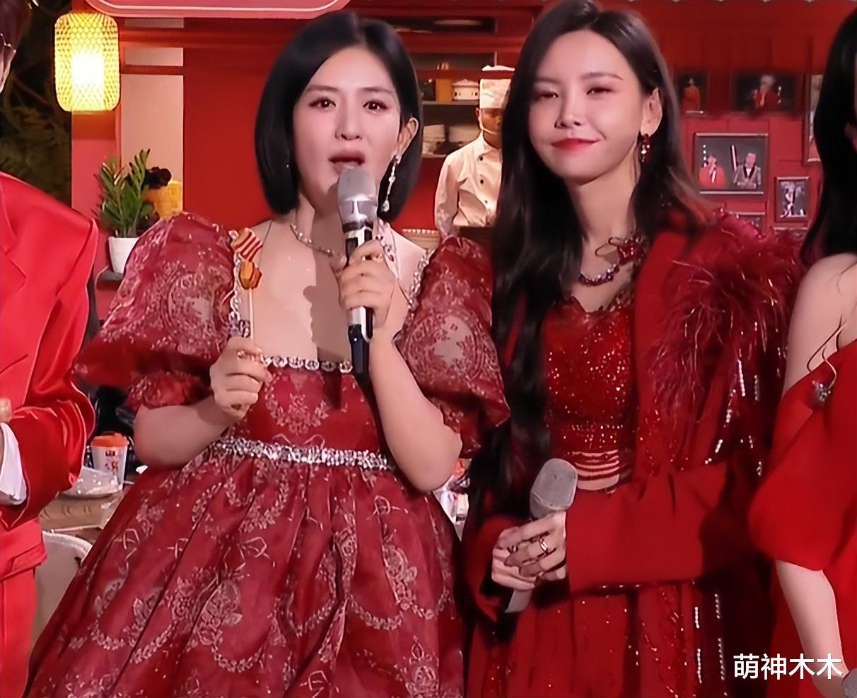 湖南台跨年主持又被吐槽了,何炅带不动新人,没人互动嗓子都哑了