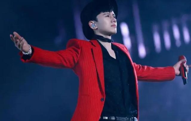 三个女儿轮流住院,张杰马来西亚突发病症,谢娜接连发文好可怜!