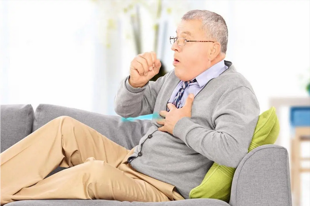 肺功能开始变差时，身体一般会出现这4种迹象，不妨认真了解下