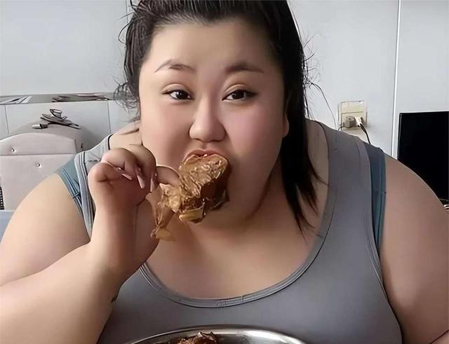 再看“吃播巨头”现状:浪胃仙瘦脱相、胖姐立遗嘱、密子君转型