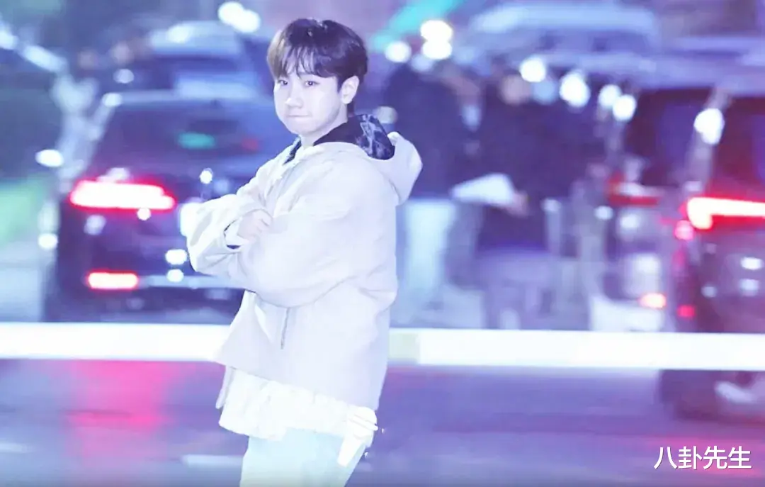 春晚节目看点：薛之谦成唯一独唱男星，8位参加彩排明星被淘汰