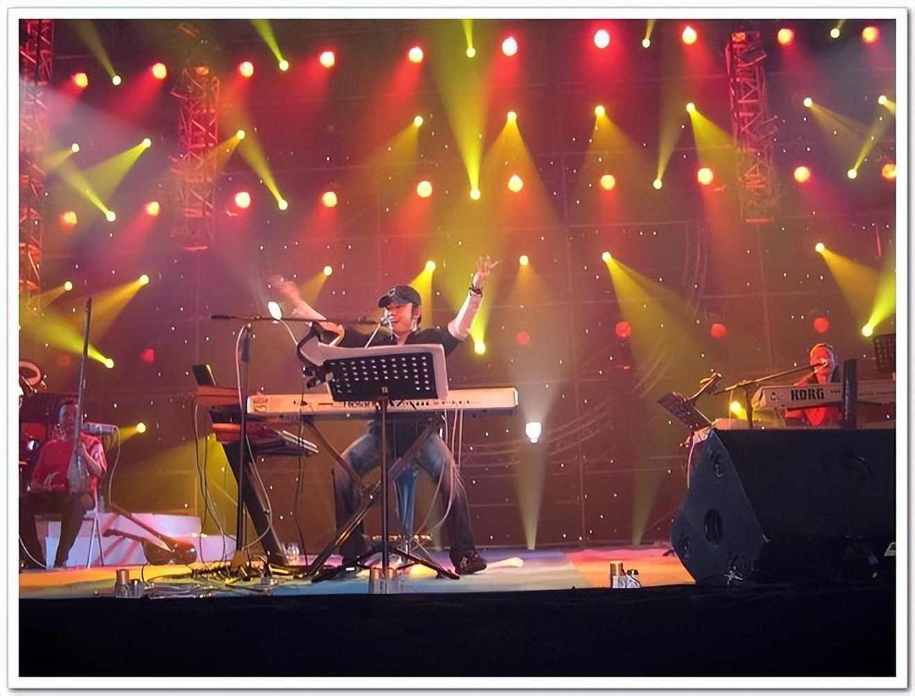 原来她就是陪伴刀郎30年的妻子，难怪刀郎时隔多年还能再登神坛！