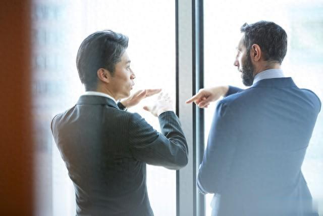 体制内永远请记住：如果你过了35岁，尽量和自己的同事处理好关系