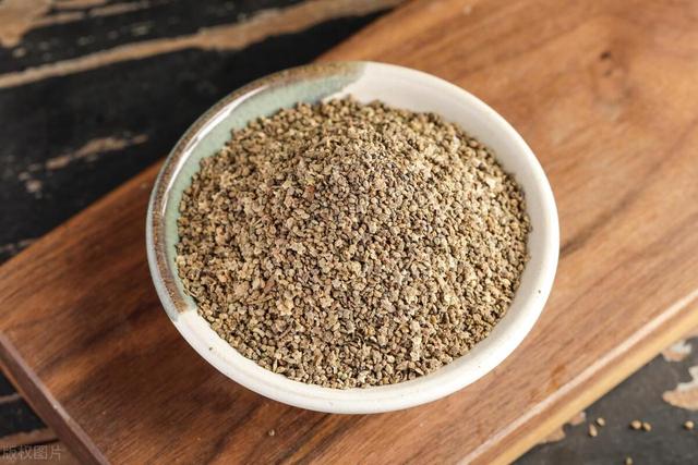 三伏天湿热重，两味药黄金搭配，湿热不再，一身轻松！