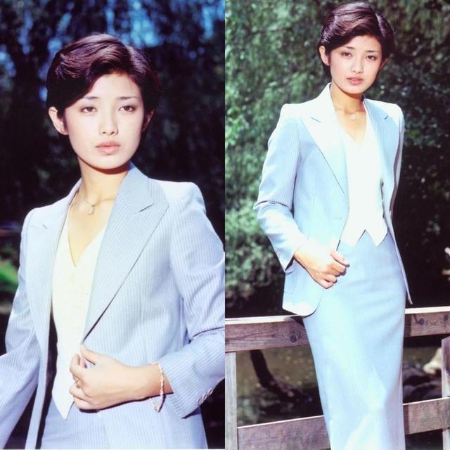 63岁山口百惠微胖也优雅,穿衣简单不扮嫩,美得高级又得体