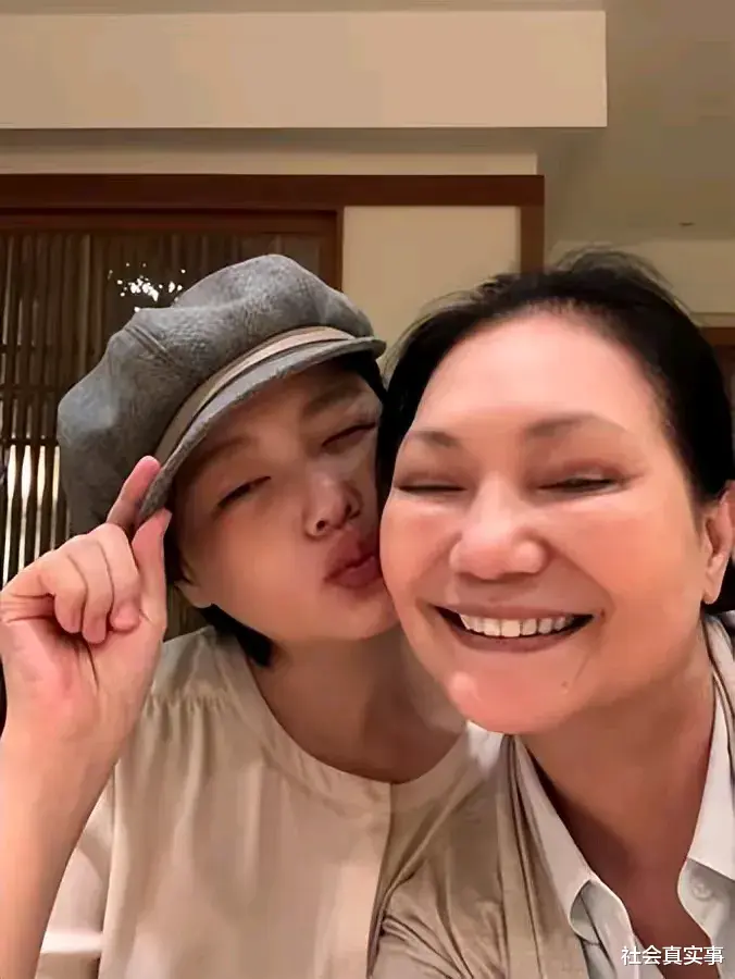 大S妈妈痛哭请求记者媒体完成女儿的遗愿，大S生前状况与身后事引发多方讨论