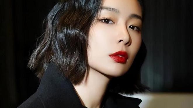 高叶黄金腰臀比：“高叶的腰，夺命的刀；高叶的臀，夺人的魂”