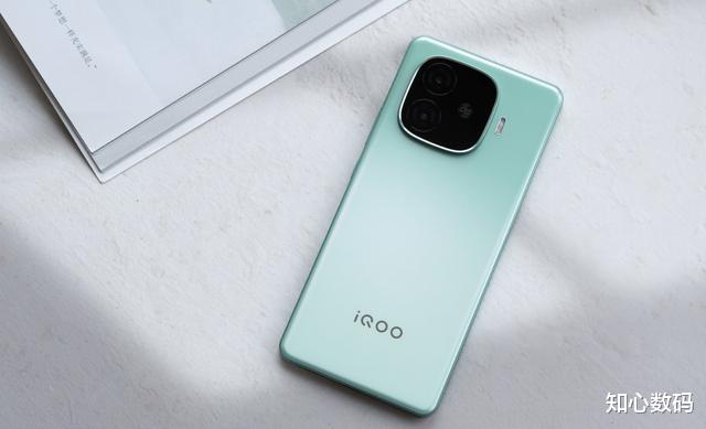 骁龙8sGen3+6000mAh，跌至1520元，千元机“卷王”售价创新低