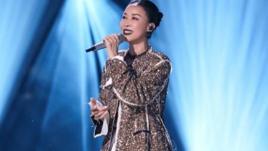 《歌手》总决赛，张杰助阵凡希亚，王心凌帮汪苏泷，孙楠帮唱绝了