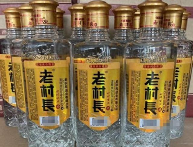 一年卖80亿，都知道13元一瓶老村长是酒精酒，为啥还那么多人喝？
