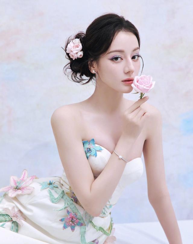 陈都灵、吴谨言、迪丽热巴、赵丽颖、成毅、檀健次、王星越