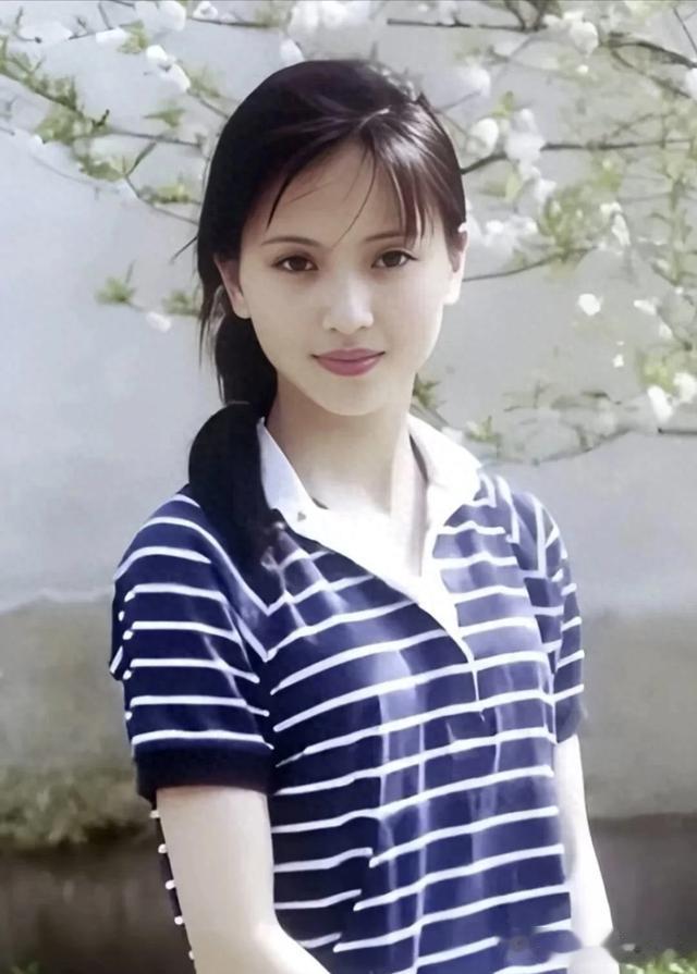 江南第一美女，小白菜——陶慧敏，如今58岁依然很美