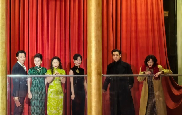 上海这一夜，唐嫣脸蜡黄，辛芷蕾发福明显，被膀大腰粗的王菊抢镜