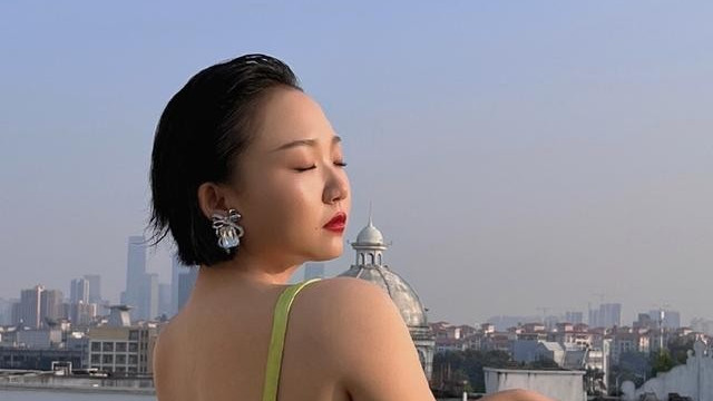 资本家的丑孩子带不动！网红进军娱乐圈，网友：演技不行人品也差