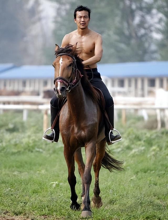 演技最好的星二代廖凡,出道24年从不拼爹,妻子是周星驰黄金拍档