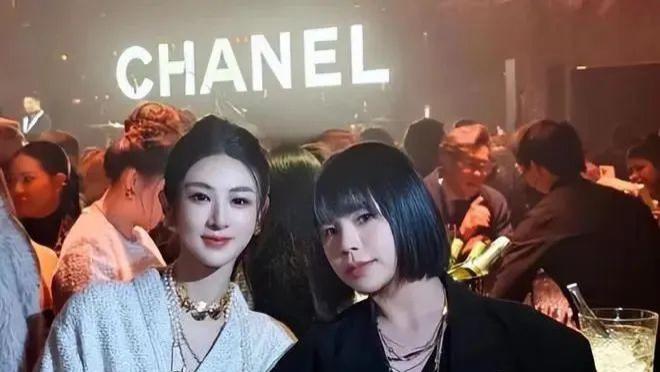 被罚十三点四亿的薇娅回来了，脸部面相已经认不出，和以前判若两人