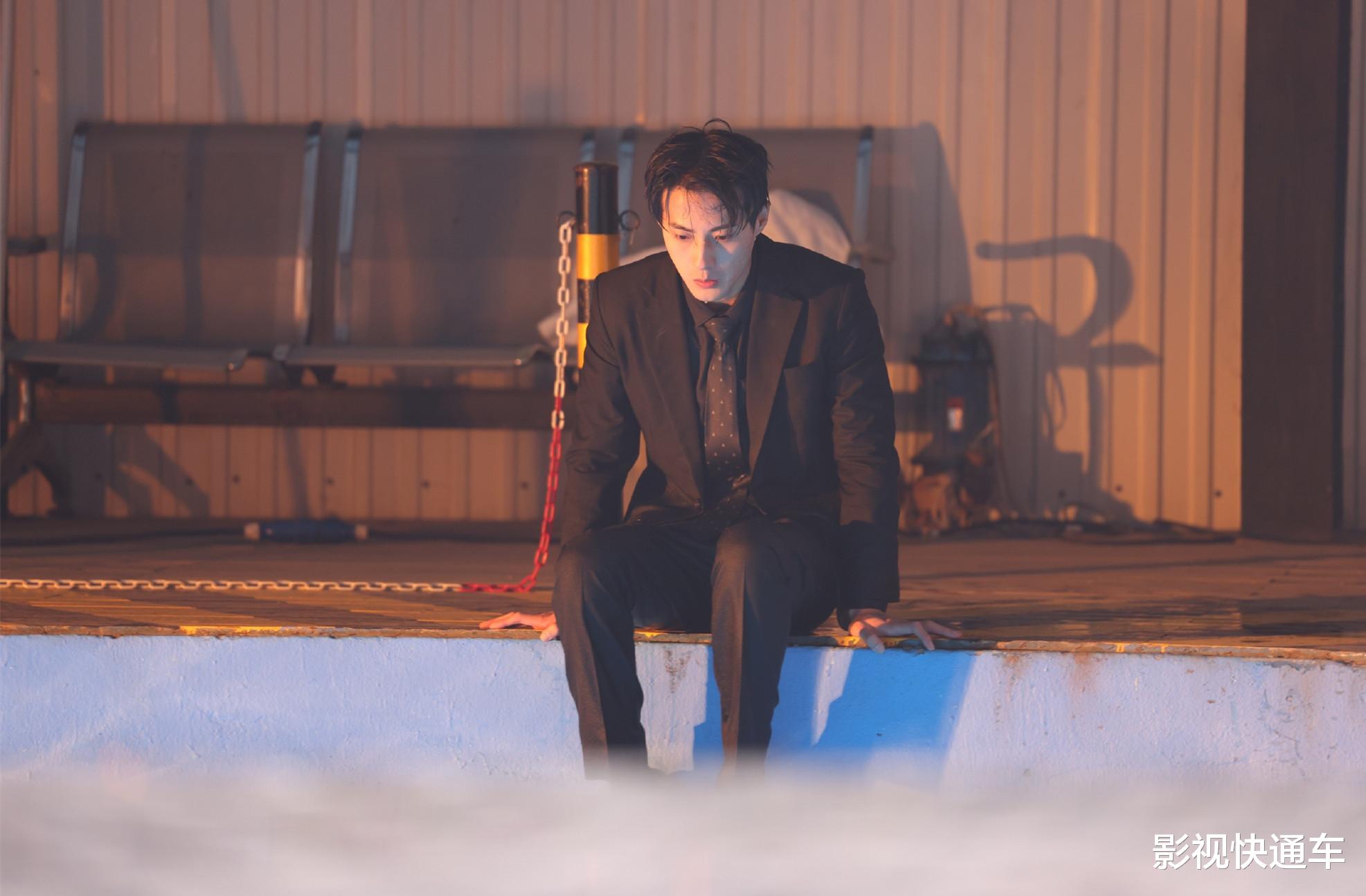 明日开播!新都市悬爱剧来袭,双面霸总×集团千金,情陷双生爱恋