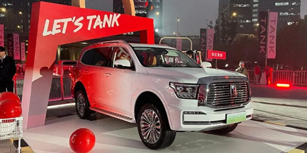 省油的硬派越野，坦克500 Hi4-Z正式亮相，4.6秒破百，油耗8.6L