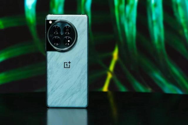 一加13突破局限,带来无限接近LCD的0频闪方案,实现更强护眼功能