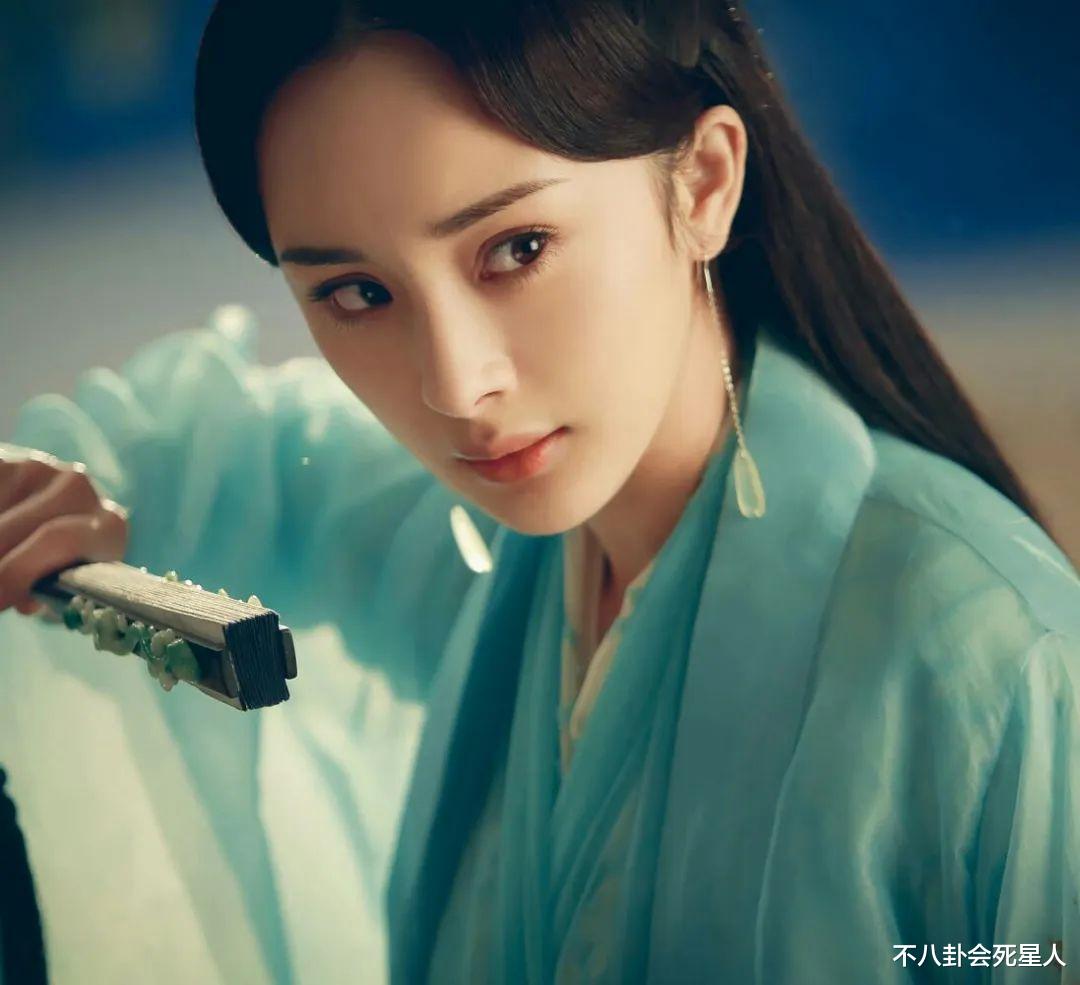 一部谍战剧,把38岁杨幂的“中年尴尬”展现得淋漓尽致