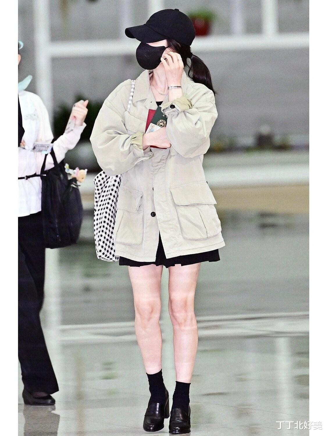 宋慧乔又带火了一种高级穿法：短外套+牛仔裤+波波头，时髦又洋气