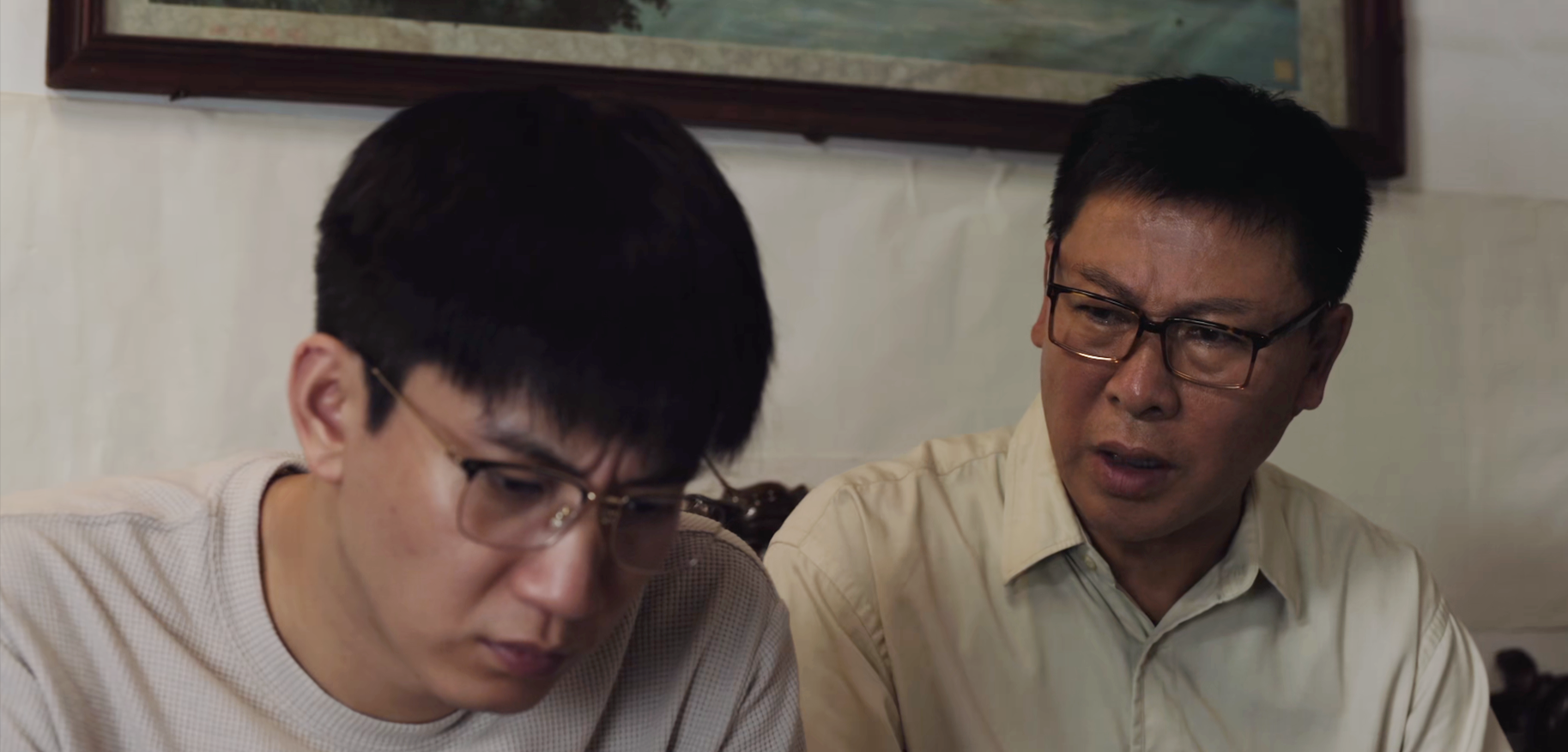 观众全猜错!《雪迷宫》中小马哥身份揭晓,竟是神秘新角色梁嘉驹