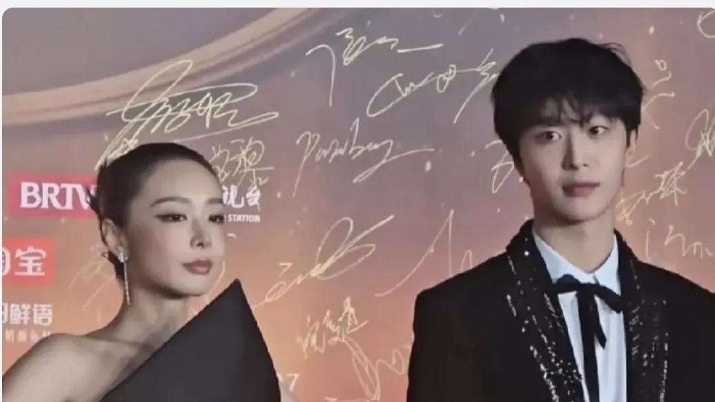 没落座的李沁金晨，没发言机会的高叶，将“看人下菜”呈现得淋漓尽致