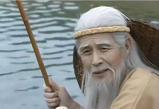 白天演员，晚上间谍，隐姓埋名75年，94岁的“姜子牙”传奇一生