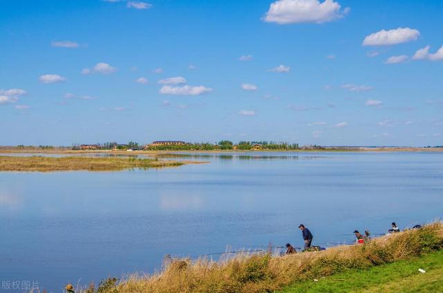 夏天雨季钓鱼必备攻略,出钓时机、钓位轻松选择!鱼获更多!