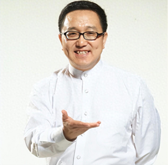 演员句号二婚娶丫蛋为妻，尽心孝顺岳父岳母，活成了孝子贤夫