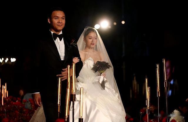 李嘉格|李嘉格：好声音没夺冠，却嫁给爱奇艺总裁，34岁成了人生赢家