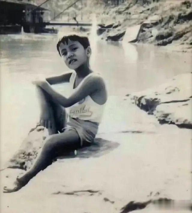 陈坤的儿子已成年,容貌开始显现母亲的基因,像谁可以认出来吗?