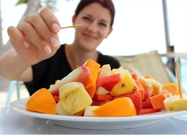 什么水果最升血糖，是西瓜吗？建议：血糖高少吃5种水果，没好处