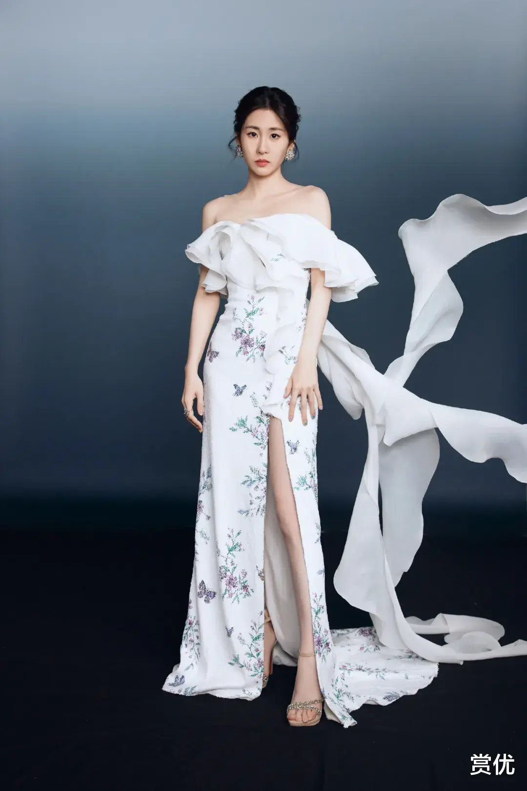 张碧晨玉体盈姿 美腿高跟