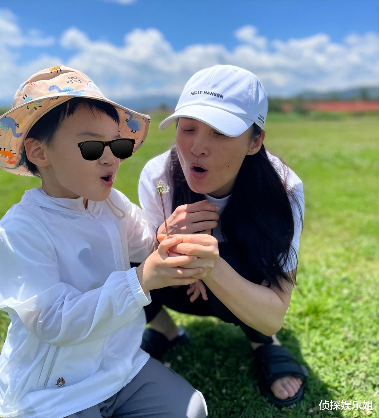 蒋勤勤晒出游照,小儿子玩穿越丛林,陈建斌紧随其后保护超有爱