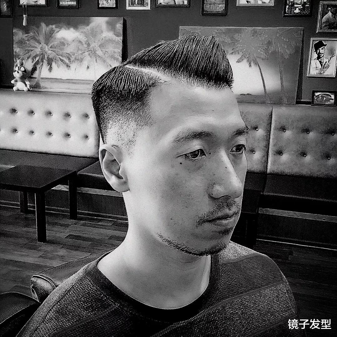 男发不论怎么剪，一定要试试两侧铲短二八分，绅士有型不落伍
