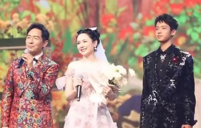 郭晓东一家上山东春晚，程莉莎郭晓东看儿子满眼是光，一脸骄傲！