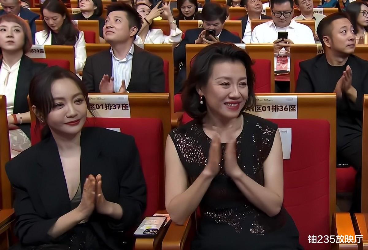 赵丽颖喜提“视后”,刘琳和唐嫣的不同态度,戳破了娱乐圈的真相