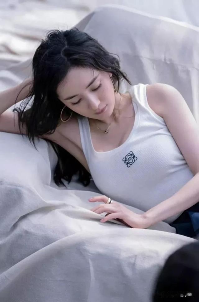 不得不说还是杨幂性感