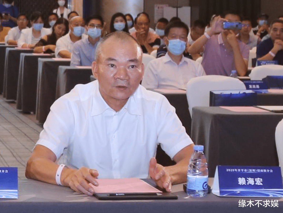 乔欣夫家拜神大办酒席，赖氏捐款1660万实力不凡，捐款人身份被扒